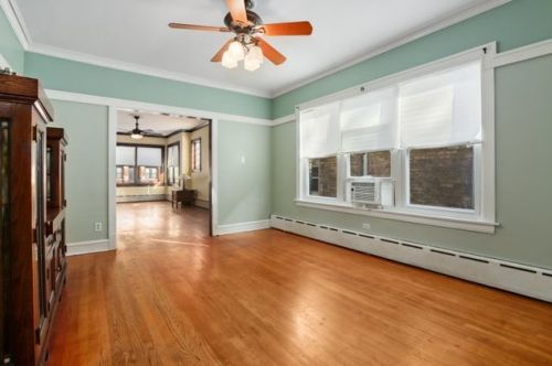 5004 Tripp Ave, Chicago IL 60630-2724 exterior