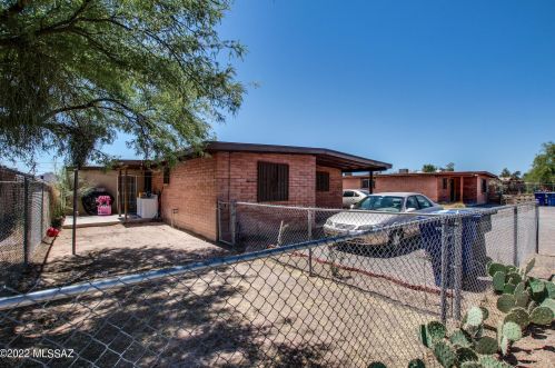 5040 17 St, Tucson AZ 85719-6766 exterior