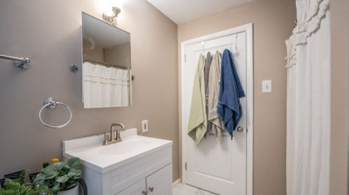 36 Grape St, Pittsburgh PA  15210-2022 exterior