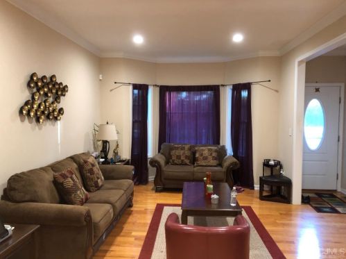 82 Philo Blvd, Edison, NJ 08837-3013