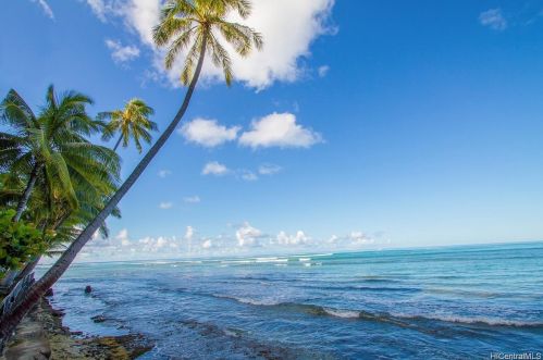 2987 Kalakaua Ave, Honolulu HI  96815-4653 exterior