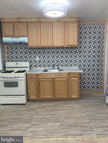 828 Mcdowell Ave, Chester PA 19013-6231 exterior