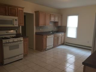 214 Bassett St, New Britain CT  06051-3421 exterior