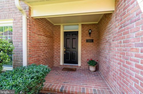 12036 Montrose Village Ter, Rockville, MD 20852-4162