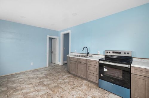 22 Oakland Ave, Providence RI  02919-4307 exterior