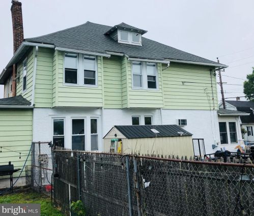 23 Beechwood Rd, Chester, PA 19015-3208