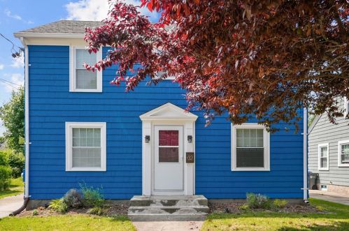 32 Elmcroft Ave, Providence, RI 02908-2727