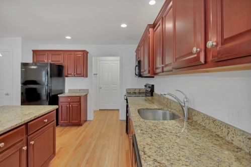 37 Russell Farm Dr, Methuen MA  01844-5868 exterior