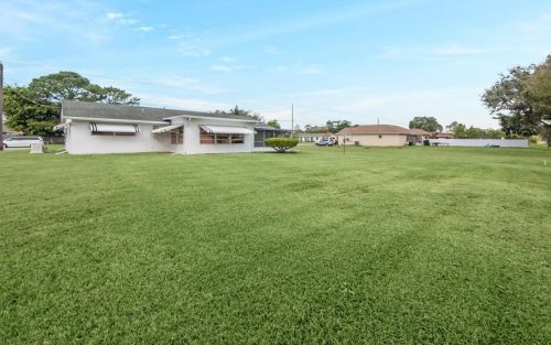 481 Curtis St, Fort Pierce FL 34983-1933 exterior