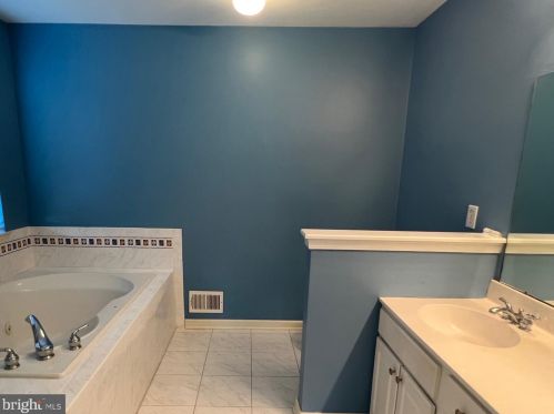 297 Fountayne Ln, Trenton NJ 08648-2672 exterior