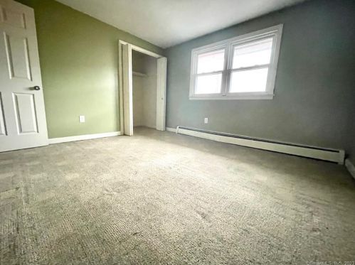 476 Woodbridge St, Manchester CT  06042-3668 exterior