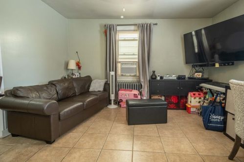 730 St, Union City NJ 07087-2427 exterior