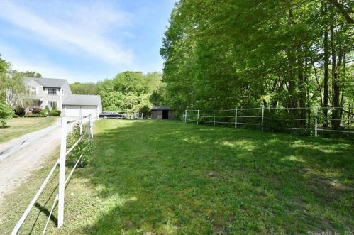 110 Brickhouse Rd, Killingly CT 06239-3439 exterior