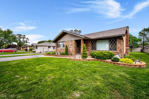 11729 Leclaire Ave, Chicago, IL 60803-5197