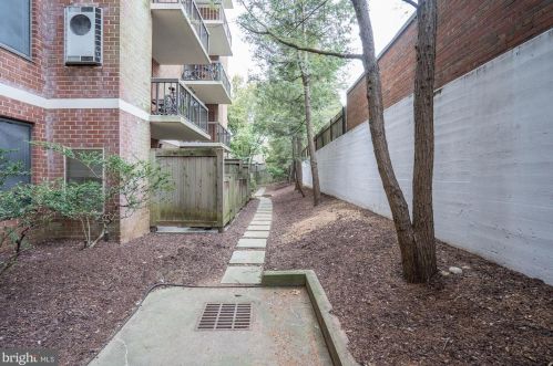 2320 Wisconsin Ave, Washington DC 20007-1856 exterior