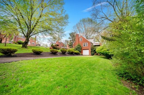 101 Harbeth Dr, Pittsburgh PA  15237-3327 exterior