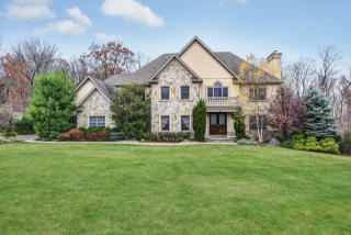 27 Strawberry Ln, Warren, NJ 07059-7050