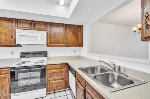 7860 Baker St, Tucson AZ  85710-2360 exterior