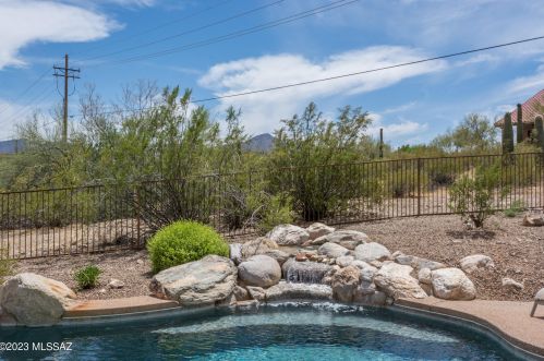 7015 Camino De Los Caballos, Tucson AZ 85743-9689 exterior