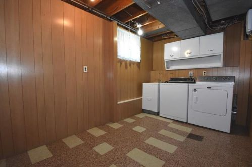 3951 Edge Rd, Pittsburgh PA 15227-3409 exterior