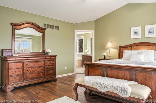 5348 Creekmonte Dr, Rochester MI 48306-4793 exterior