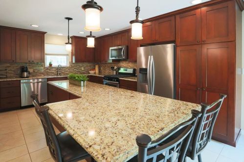 13124 Oldfarm Dr, Saint Louis, MO 63146-4362