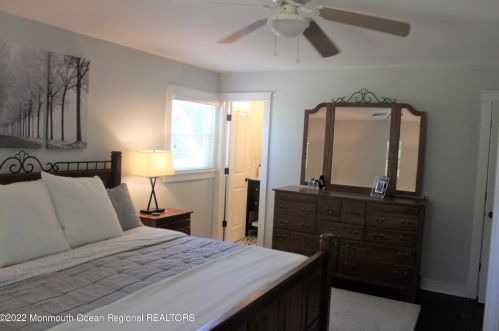 52 4 Winds Dr, Middletown NJ 07748-3141 exterior