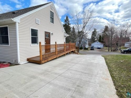 221 Faribault St, Duluth MN 55803-1730 exterior