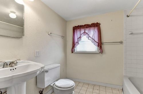 1230 Gandy St, Denison TX 75020-3409 exterior