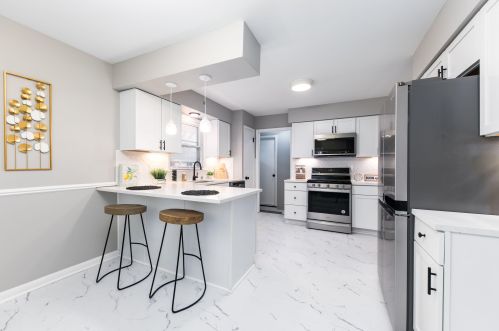 8841 Palmetto Ave, Milwaukee WI  53225-5009 exterior