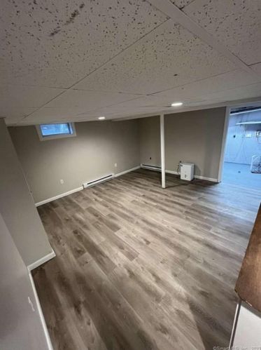 168 Spg St, Windsor Locks CT 06096-1724 exterior