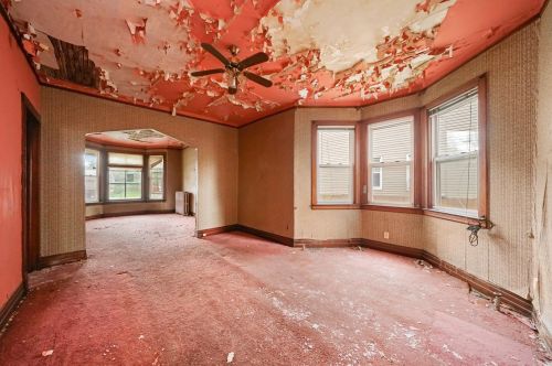 11736 State St, Chicago IL 60628-6135 exterior