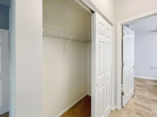 1134 Granville Ave, Chicago IL 60660-2013 exterior