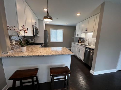 6950 3rd Ave, Gary, IN 46403-2419