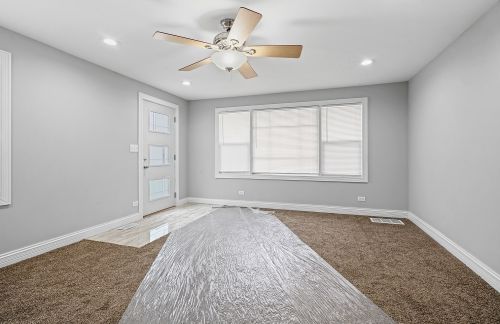 7019 74th Pl, Chicago IL 60638-5931 exterior