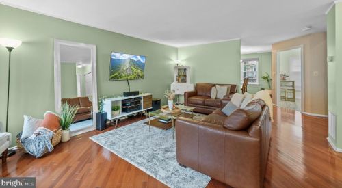 24 Revere Ct, Trenton NJ  08628-3610 exterior