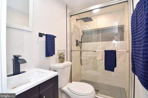 2911 17th St, Washington DC  20018-1825 exterior