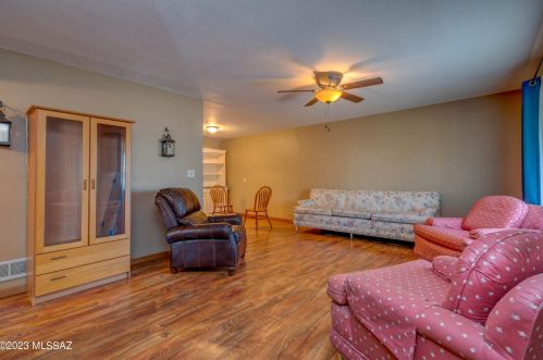 5026 1st St, Tucson, AZ 85711-1220