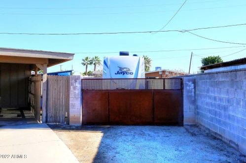 19629 18th Dr, Phoenix, AZ 85027-4541