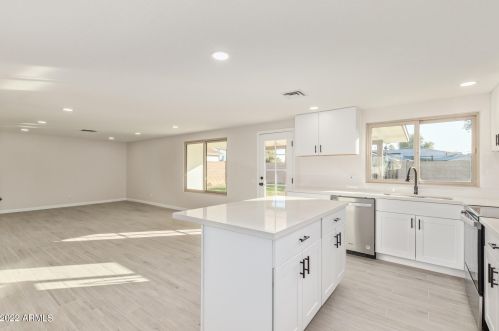 2011 Central Dr, Chandler AZ 85224-1811 exterior