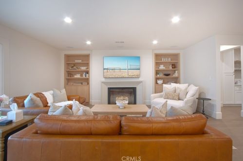 13321 Bubbling Well Rd, Tustin CA  92780-3915 exterior