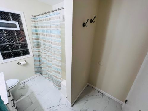 7376 Potomac Ave, Milwaukee WI 53222-2024 exterior