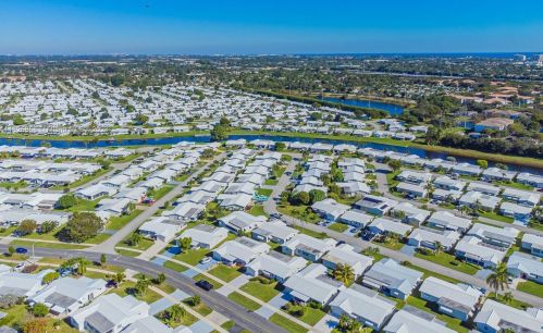 902 18 St, Boynton Beach FL 33426-5429 exterior