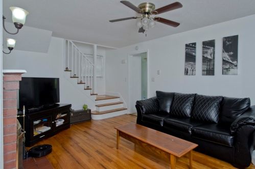 87 Lakevilla Ave, Springfield MA  01109-1405 exterior