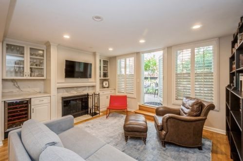 1180 Plymouth Ct, Chicago, IL 60605-2008