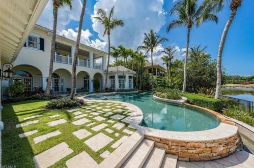 1437 Nighthawk Pt, Naples FL 34105-2789 exterior