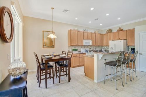 5706 Lago Villaggio Way, Naples FL 34104-5740 exterior