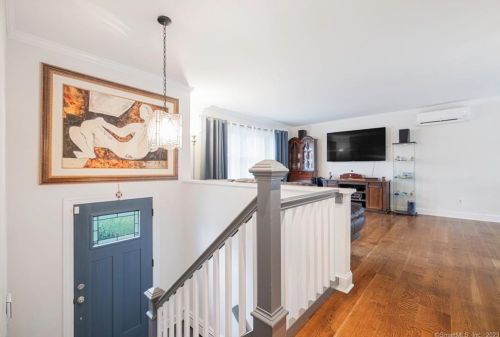 6 Bartlett Ave, Norwalk CT 06850-1914 exterior