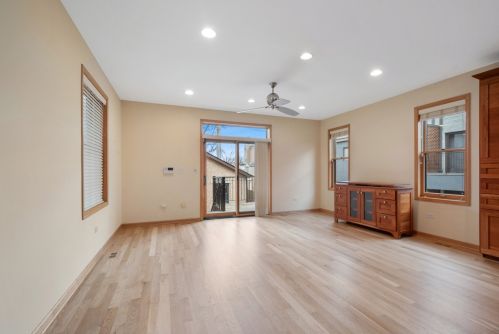 2712 Bryn Mawr Ave, Chicago IL 60659-4414 exterior