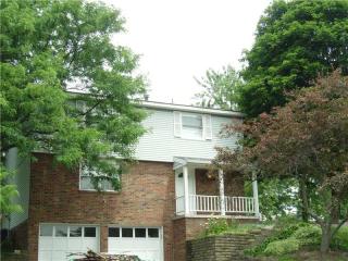 99 Macnab Dr, Moon Twp, PA 15108-9652